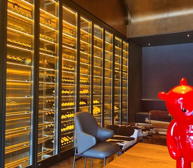 不銹鋼酒柜廠家怎么選擇？